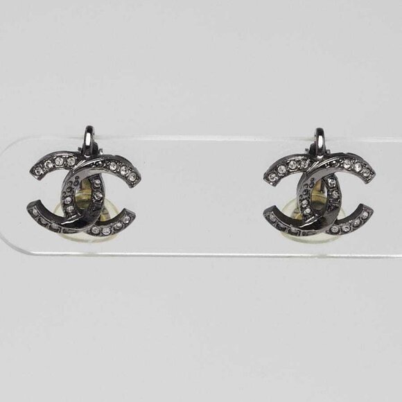 Chanel Ruthenium Metal Crystal CC Clip On Earrings - Picture 4 of 5